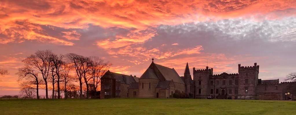 Hotel Sneaton Castle Whitby Exterior foto