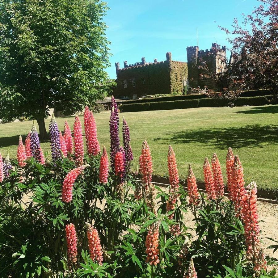 Hotel Sneaton Castle Whitby Exterior foto