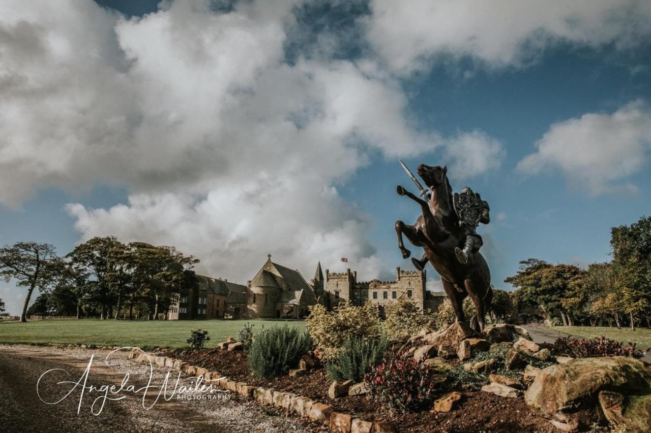 Hotel Sneaton Castle Whitby Exterior foto